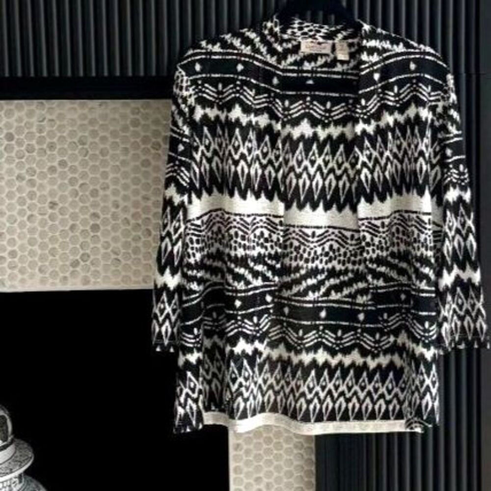 Chico’s Easywear Black White Geometric Open Front Cardigan Knit Jacket Size 2 L